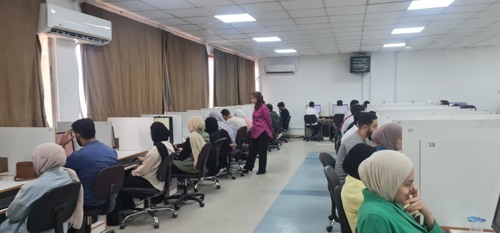 جامعة اليرموك تعقد امتحان الكفاءة الجامعية لطلبة البكالوريوس المتوقع تخرجهم
